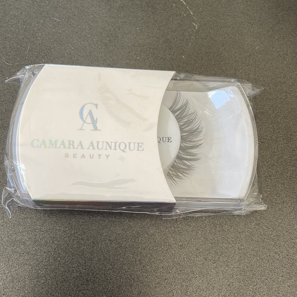 NEW False Lashes - Picture 5 of 9